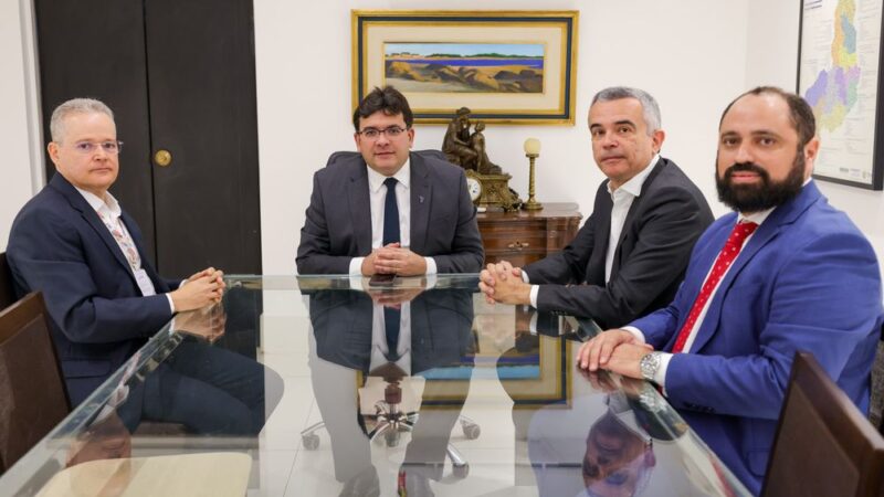 Governador anuncia editais de concursos públicos com 110 vagas no Piauí