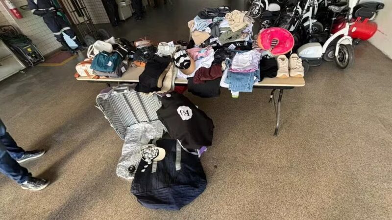 Dupla é flagrada pela polícia com roupas, bolsas e calçados furtados em lojas de shopping de Teresina