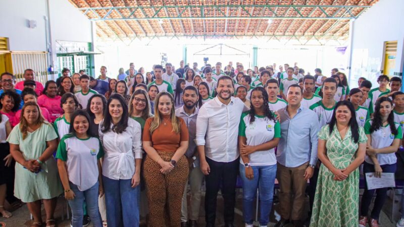 Mais de 600 escolas da rede estadual iniciam segundo semestre letivo com a Semana Presente