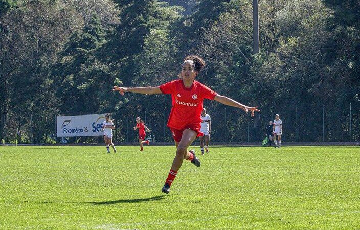 Atleta Yngrid Piauí é convocada para a Seleção Brasileira de Futebol Sub17