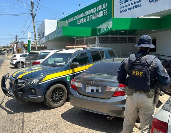 Em menos de 01 hora após o registro do B.O., a PRF no Piauí recupera carro roubado em Teresina