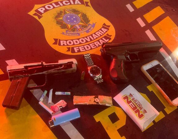 PRF no Piauí prende homem por corrupção de menores, porte ilegal de arma de fogo e recupera veículo roubado em Teresina