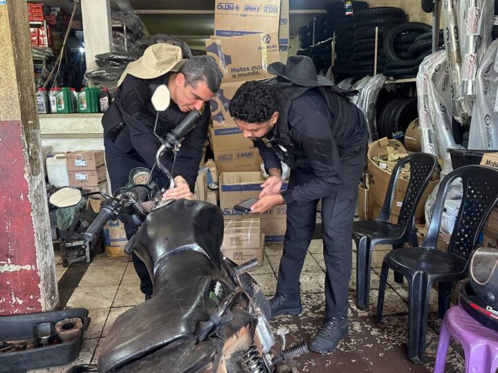 Polícia cumpre 17 mandados de buscas contra revendas ilegais de motos em Piripiri