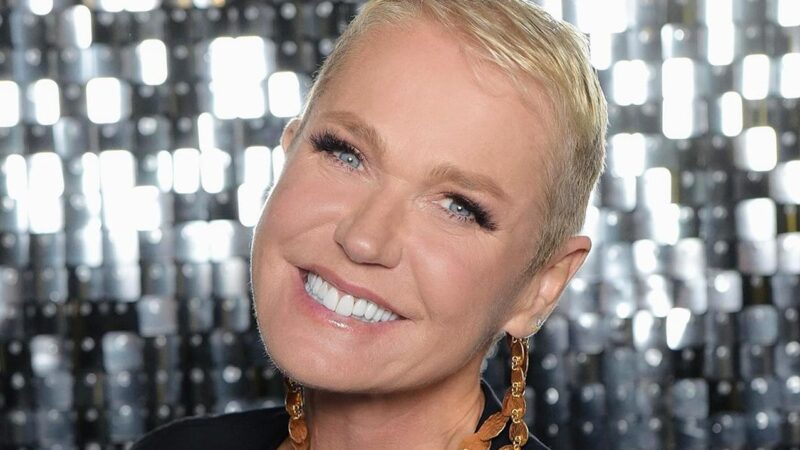 Xuxa assina contrato com a Globo e retorna à emissora após 10 anos