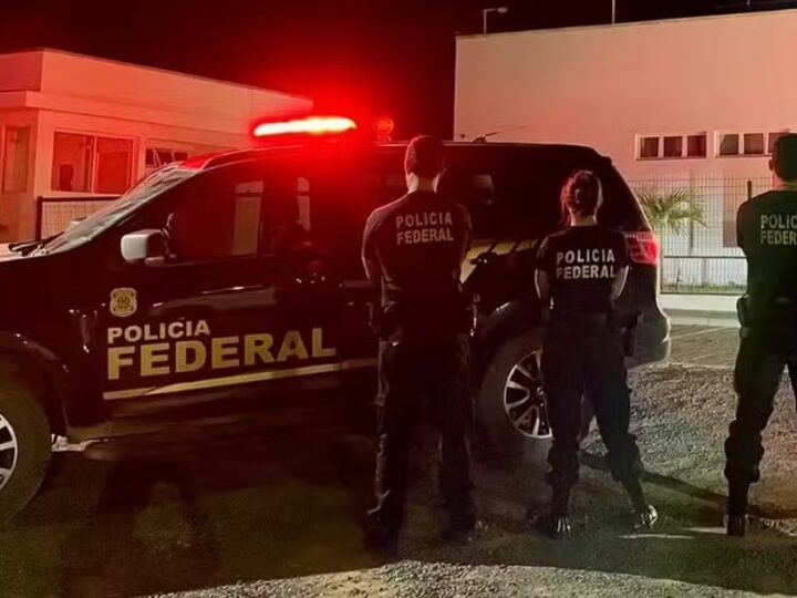 PF flagra entrega de dinheiro a eleitores durante evento político em Teresina e 10 suspeitos são conduzidos