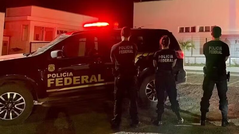 PF flagra entrega de dinheiro a eleitores durante evento político em Teresina e 10 suspeitos são conduzidos