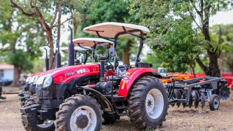 SAF realiza entrega de tratores e implementos para a agricultura familiar nesta sexta (25)