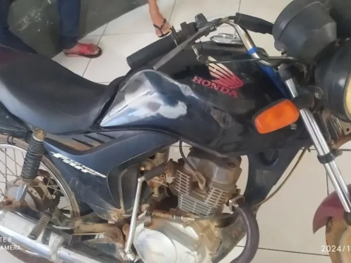 Moto roubada há mais de três anos em Teresina é recuperada pela Polícia em Pedro II