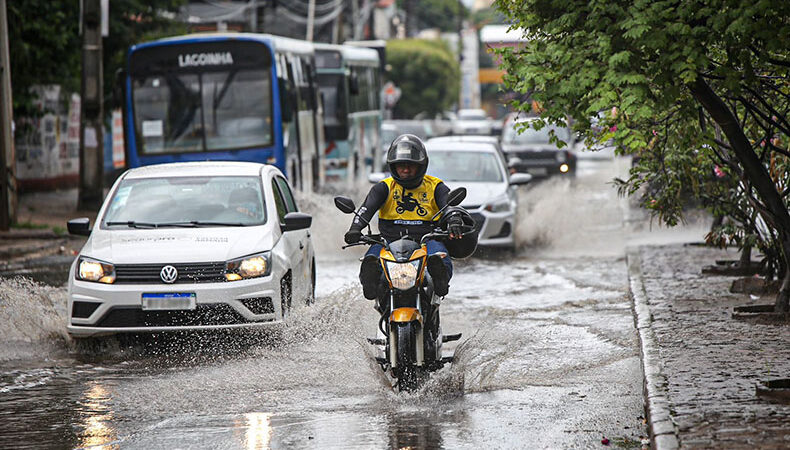 Inmet emite alertas de chuvas intensas para mais de 170 cidades do Piauí; confira Por Rebeca Lima