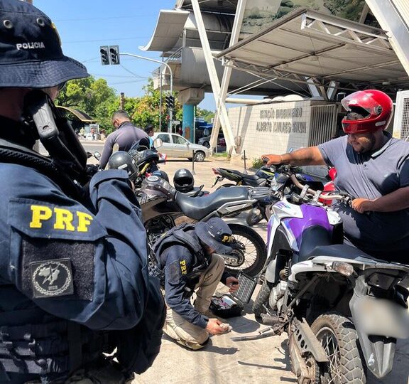 PRF alerta condutores para o uso de descarga livre em veículos automotores