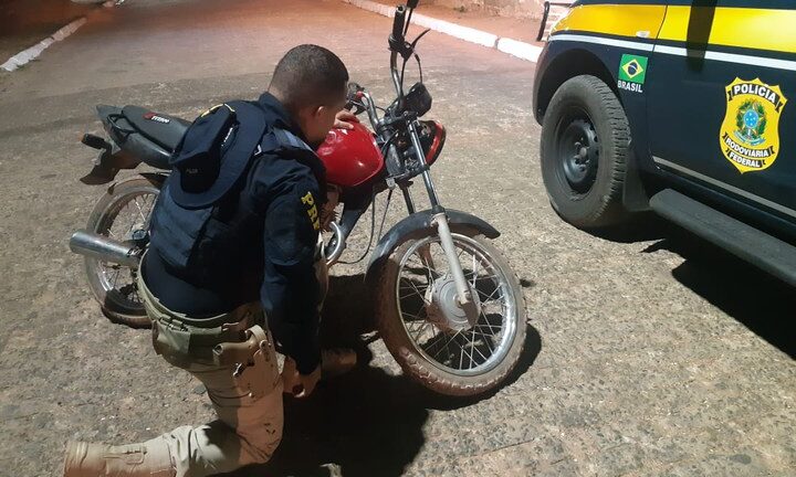 PRF no Piauí apreende motocicleta com sinais de adulteração e prende homem por receptação em Esperantina