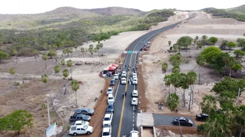 Rodovia PI-258 que liga Domingos Mourão-PI a Carnaubal-CE é inaugurada