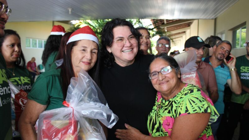 Prefeitura de Piripiri distribui cestas básicas para famílias carentes no Natal