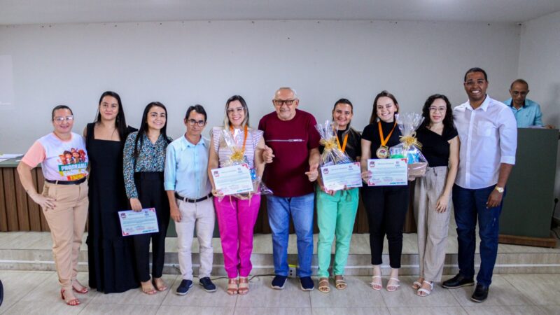 Prefeitura de Piripiri homenageia profissionais do Programa Saúde na Escola