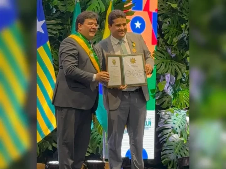 Júnior Aguiar recebe a Comenda da Ordem Estadual do Mérito Renascença do Piauí em Piracuruca