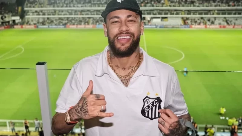 Santos oficializa retorno de Neymar para a temporada 2025; confira vídeo