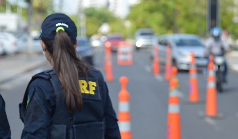 Operação Rosas de Aço: PRF intensifica combate à violência contra a mulher em todo o país