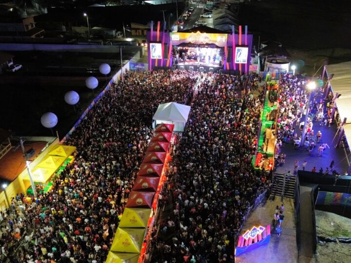 Primeira noite do Carnaval Euphoria em Luís Correia reúne milhares de foliões