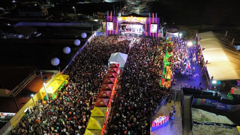 Primeira noite do Carnaval Euphoria em Luís Correia reúne milhares de foliões