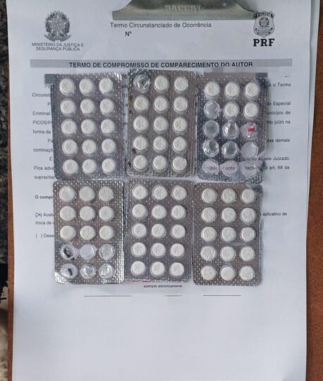 PRF apreende 73 comprimidos de “rebites” com caminhoneiro no Piauí