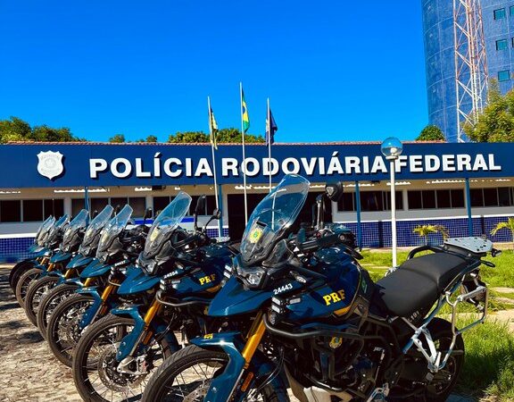 PRF no PI recebe novas viaturas motocicletas