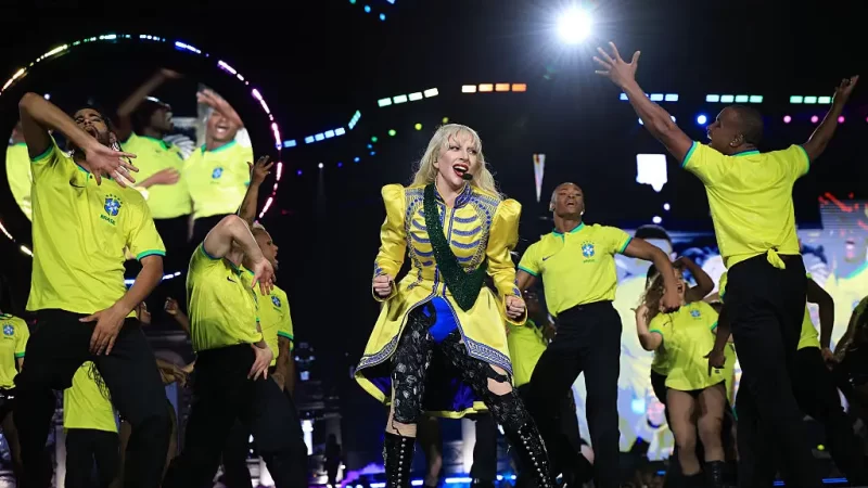 Lady Gaga: show no Rio tem pedidos de desculpas, luzes e dança para 2,1 milhões