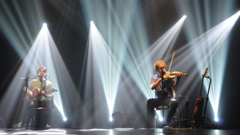 Kleiton & Kledir cantam grandes sucessos durante apresentação no Projeto Seis & Meia em Teresina