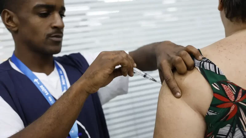 Mobilização vacina profissionais da indústria em todo o país
