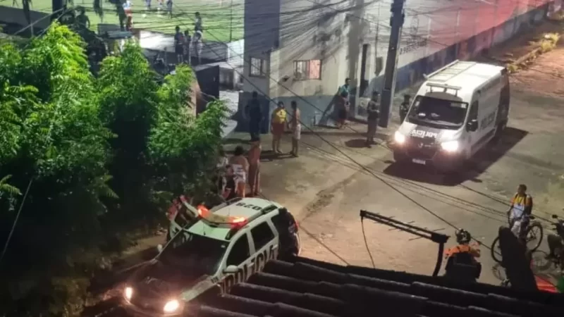 Quatro homens são mortos em chacina em campo de futebol em Fortaleza