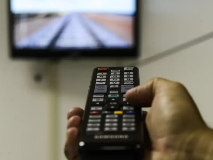 Anatel e Ancine fazem acordo para combater pirataria de fimes e séries