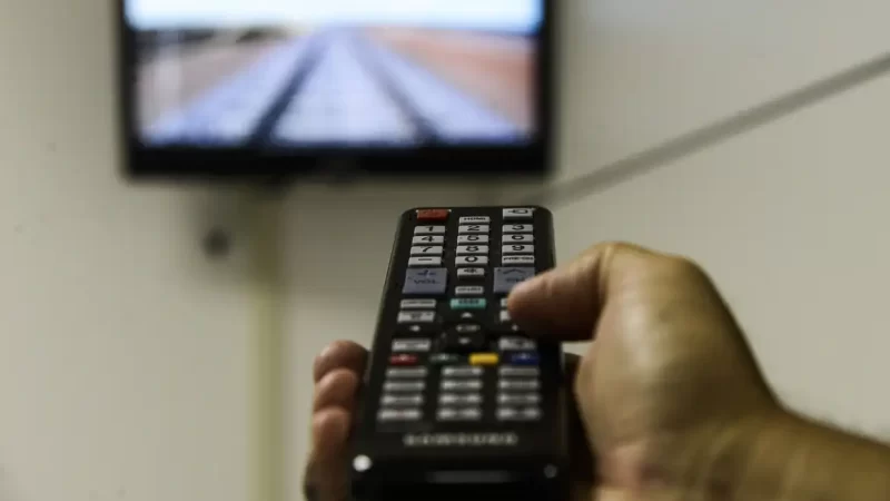 Anatel e Ancine fazem acordo para combater pirataria de fimes e séries