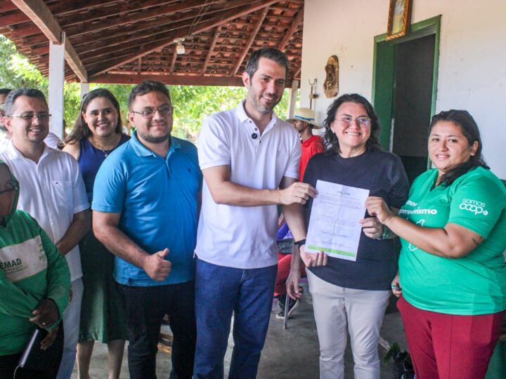 Prefeitura de Piripiri entrega EPIs a catadores de materiais recicláveis
