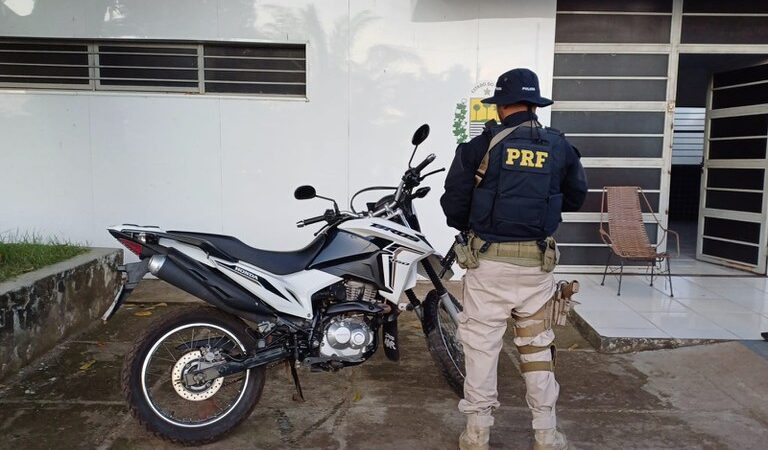 PRF recupera motocicleta roubada e identifica veículo adulterado em ocorrências distintas no Piauí