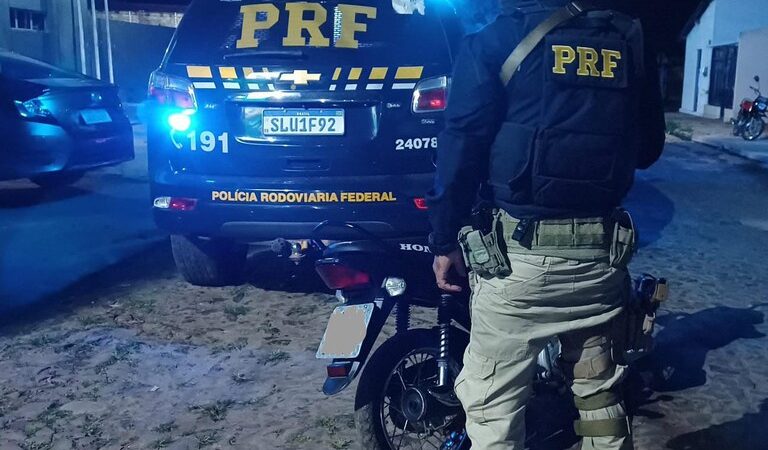 PRF identifica motocicleta com sinais de adulteração durante fiscalização em Piripiri