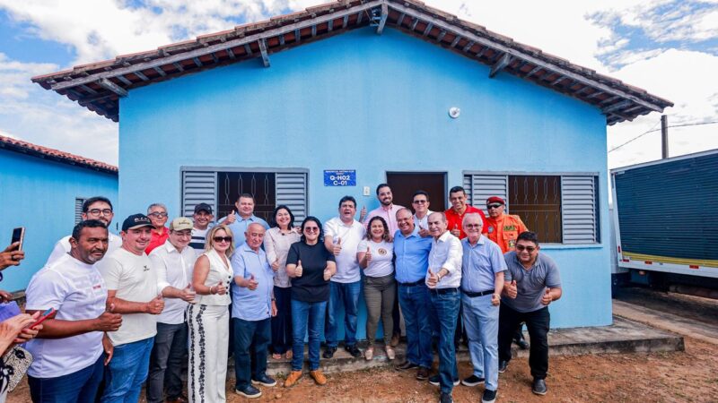 Governo entrega 64 casas no Residencial Antônia Flor em Piripiri