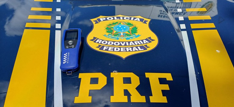 PRF flagra mulher conduzindo motocicleta sob efeito de álcool em Campo Maior