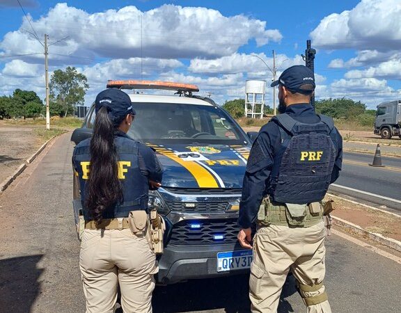 Condutor com mandado por homicídio é preso pela PRF durante fiscalização no Piauí