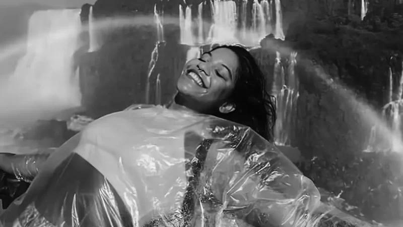 Corpo de turista brasileira é resgatado de cratera na Indonésia