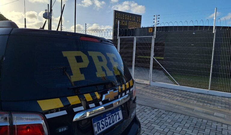 PRF flagra condutor com documento falso na BR 343 em Luís Correia
