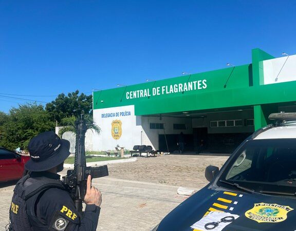 PRF cumpre mandado de prisão em Parnaíba