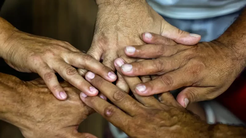Governo aprova pensão a 61 filhos separados de pais com hanseníase