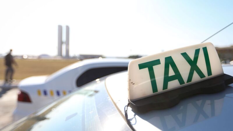Taxistas passam a ter isenção na verificação de taxímetros