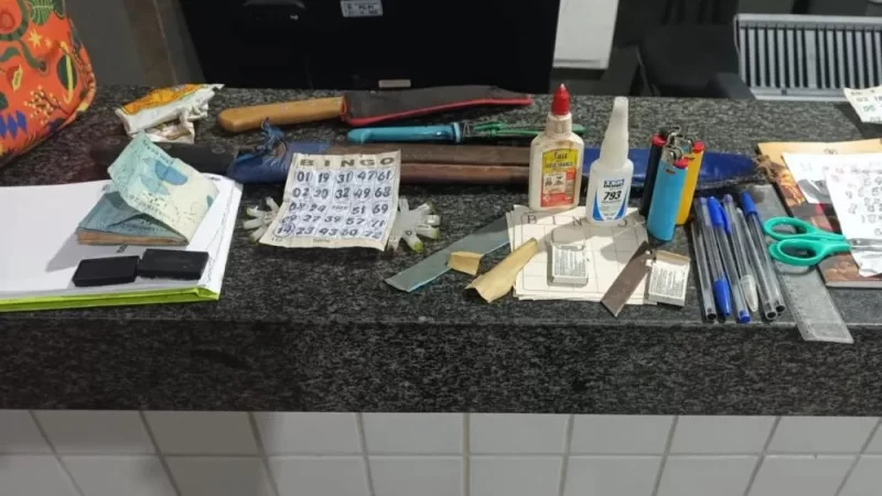 Quatro homens são presos após fraudar cartelas de bingo beneficente e tentar subornar policiais em Milton Brandão