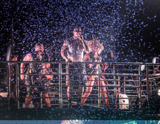 1ª noite da Pirifolia 2025 em Piripiri têm Léo Santana na avenida da folia; CONFIRA IMAGENS