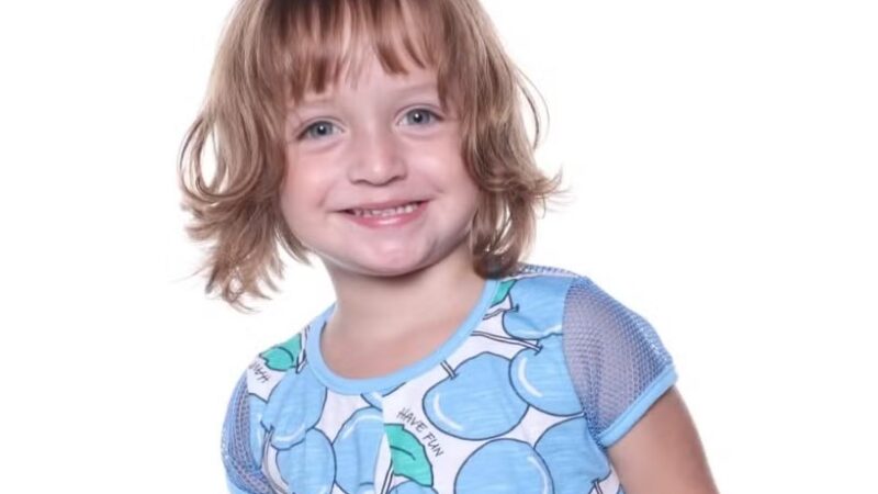 Declaração de óbito aponta que menina vítima de acidente com penteadeira em escola morreu após edema cerebral
