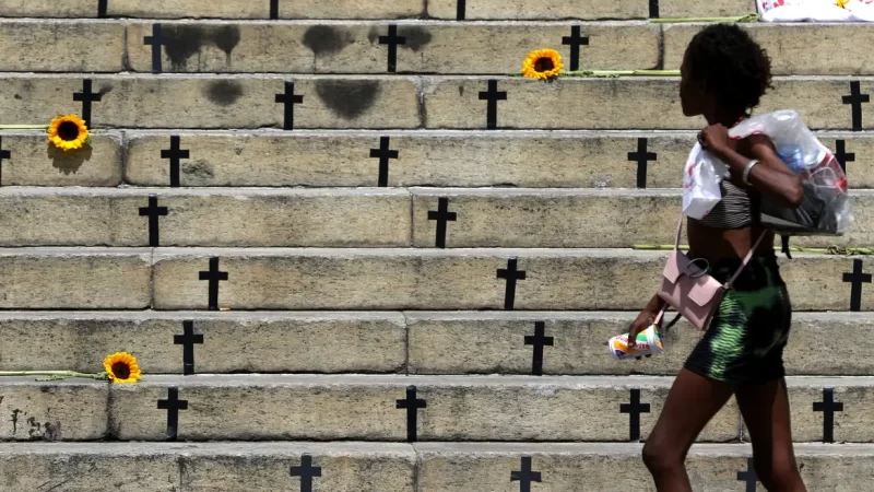 Casos de feminicídio por arma de fogo aumentam em 2025 no país