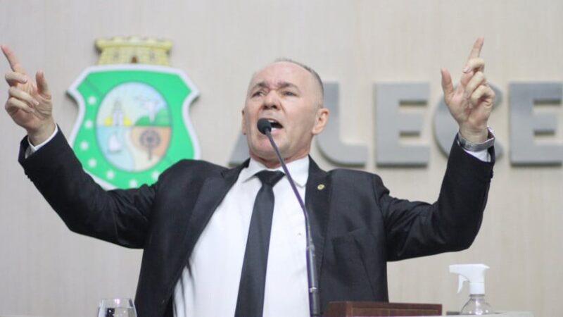 Alcides Fernandes desaconselha orações pela morte de Lula: “Já orei muito, não dá certo”