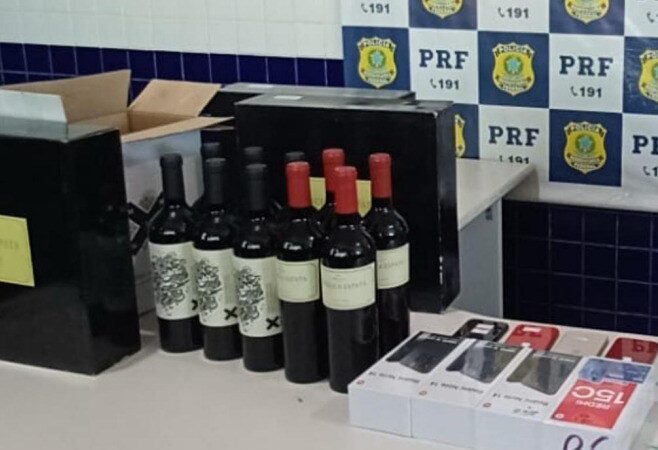 PRF apreende bebidas, eletrônicos e drogas em fiscalização de ônibus em Floriano