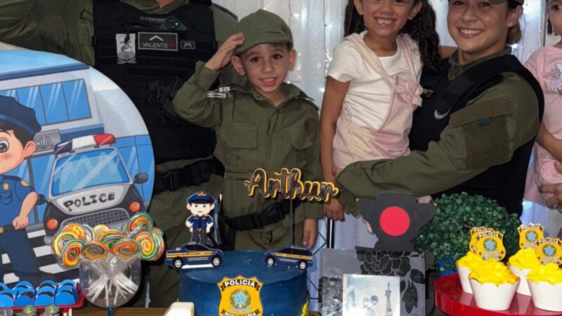 Menino fã da PM e neto de policial falecido ganha surpresa da corporação em Teresina