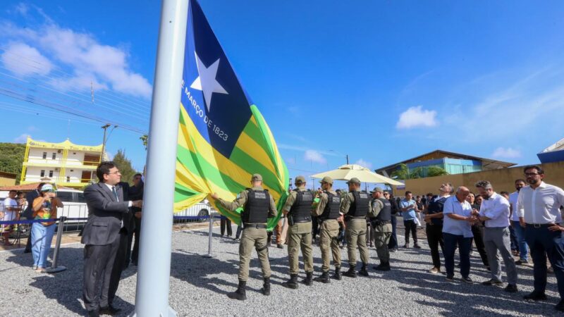 Em Parnaíba, Rafael Fonteles inaugura o Pavilhão Estadual, dando início à programação do Dia do Piauí no litoral